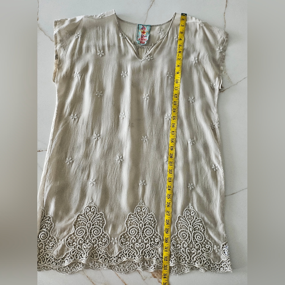 Johnny Was Tunic Embroidered Floral Beige Cupra Rayon Sheer V Neck Top Sz M - Picture 14 of 16